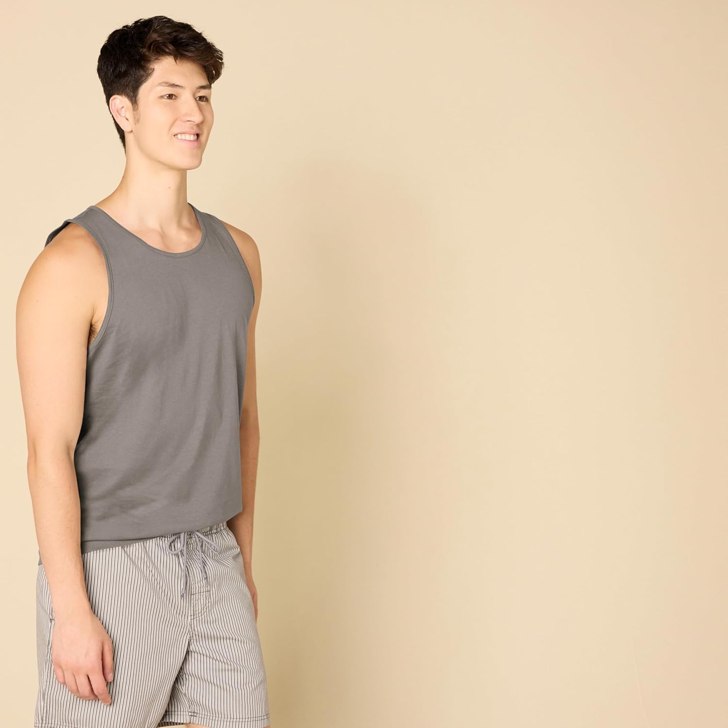 Amazon Essentials Men's Regular-Fit Sleeveless Tank Tops - Image 3