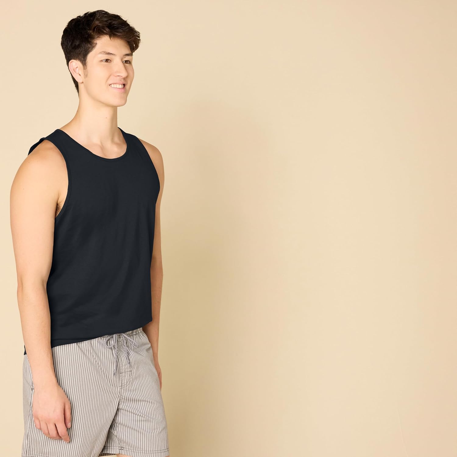 Amazon Essentials Men's Regular-Fit Sleeveless Tank Tops - Image 3