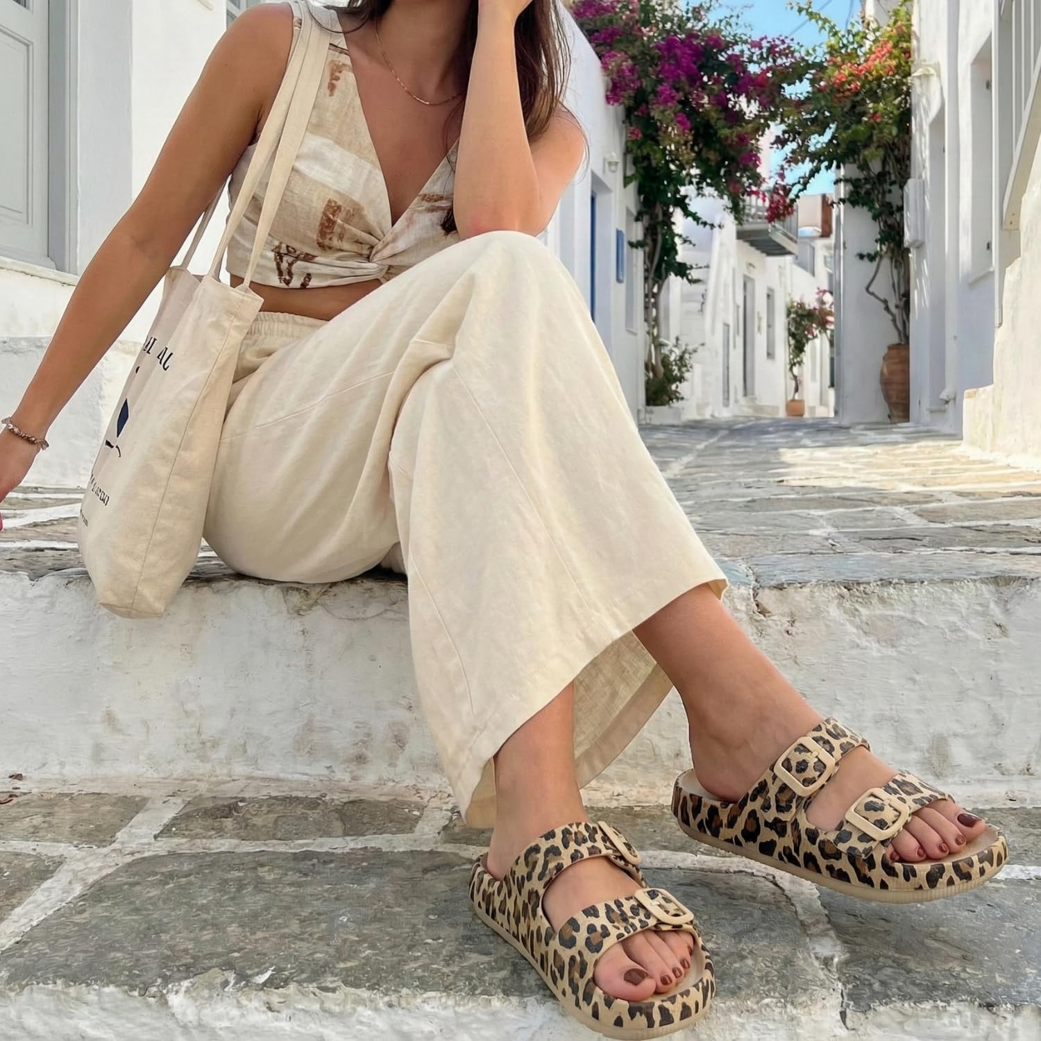 CUSHIONAIRE Fame Pillow Recovery Sandals