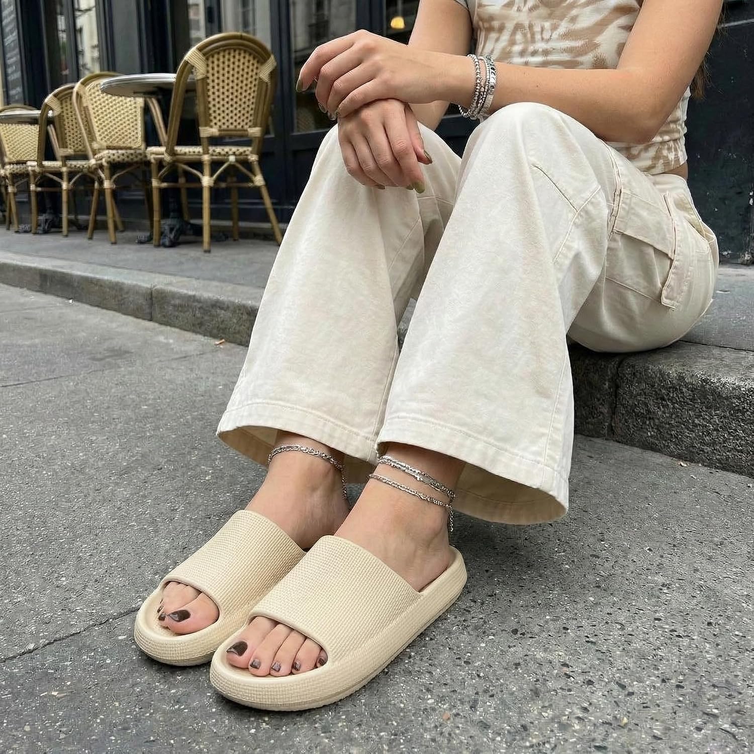 CUSHIONAIRE Feather EVA Slides