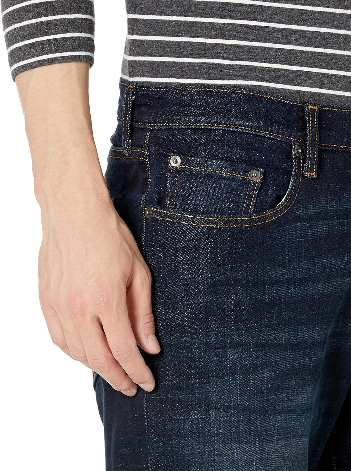 Amazon Essentials Men's Athletic-Fit Stretch