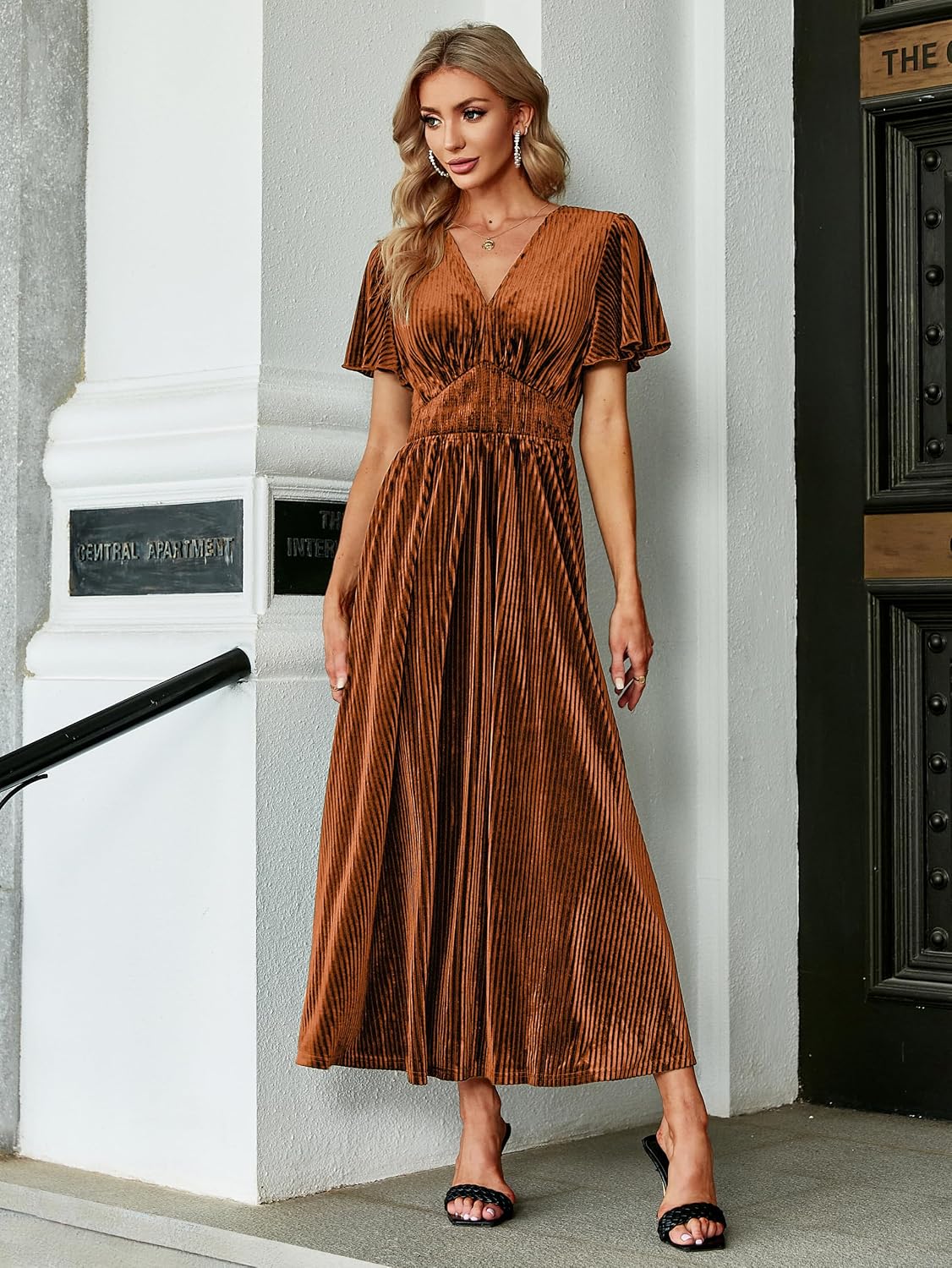 Simplee Women’s V Neck Velvet