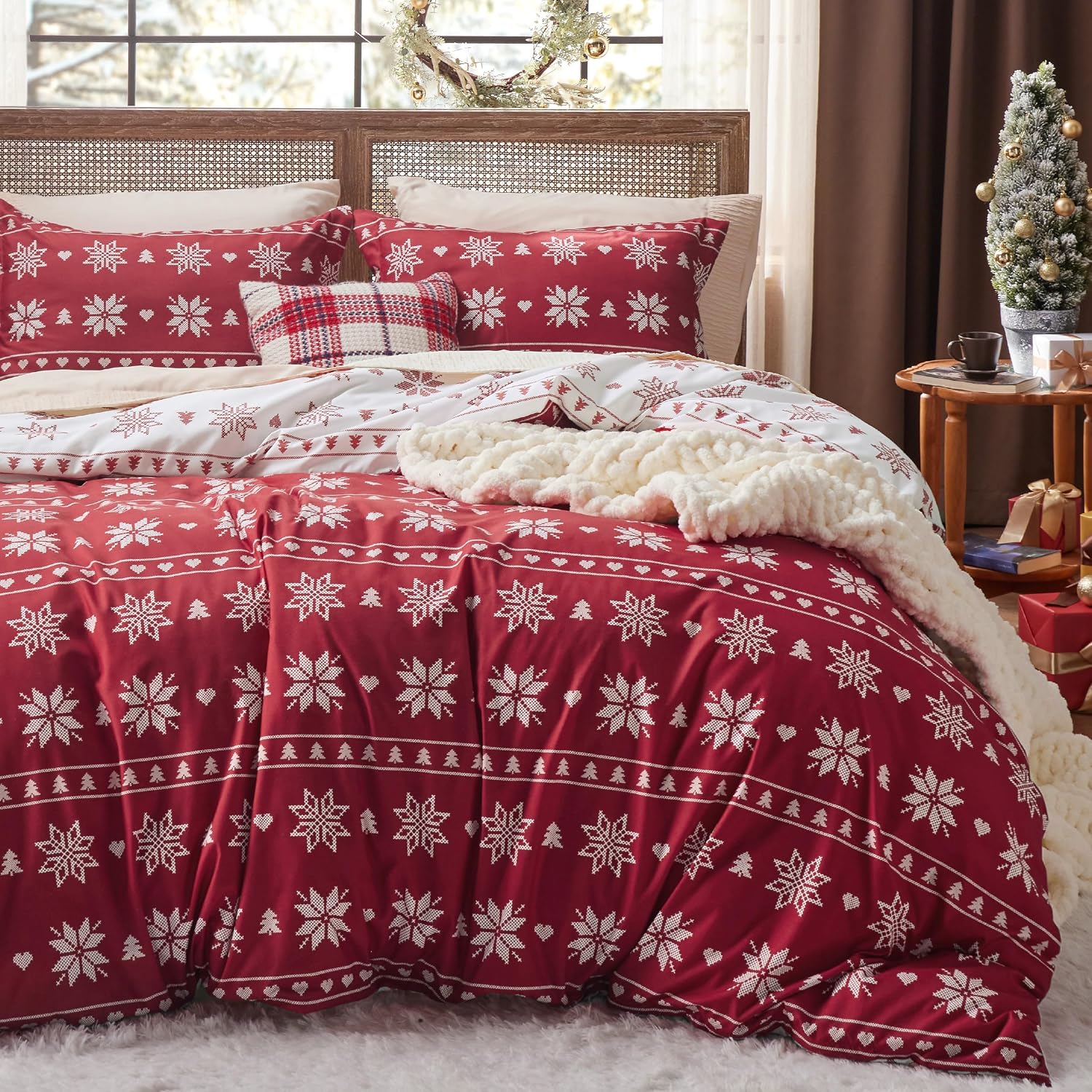 Bedsure Christmas Duvet Cover Queen, Holiday Red Bedding Set, Snowflakes